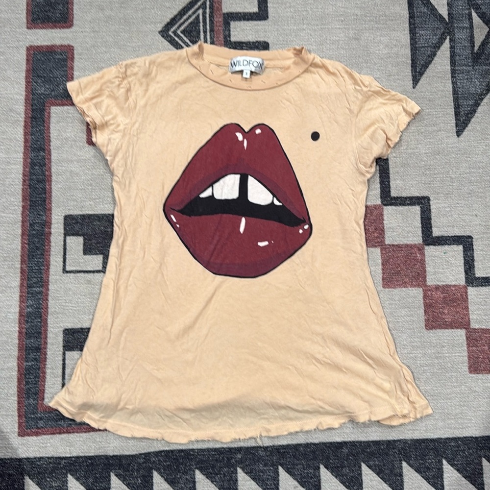 Wildfox distressed graphic tee with Lips design, sz S NWOT